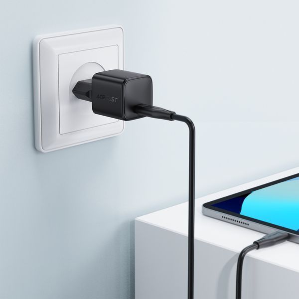 Сетевое зарядное устройство ACEFAST A118 PD30W mini GaN USB-C fast charger 6974316284994 фото