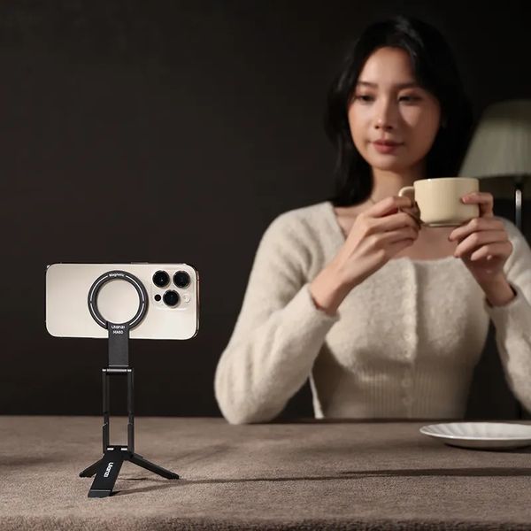 Тримач телефона Ulanzi MA60 Foldable Magnetic Phone Tripod (Red) S038 фото