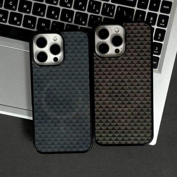 Чохол Gloss Elite Carbonique Magnetic для iPhone 15 Pro Max Pyramid Brown 208-06246 фото